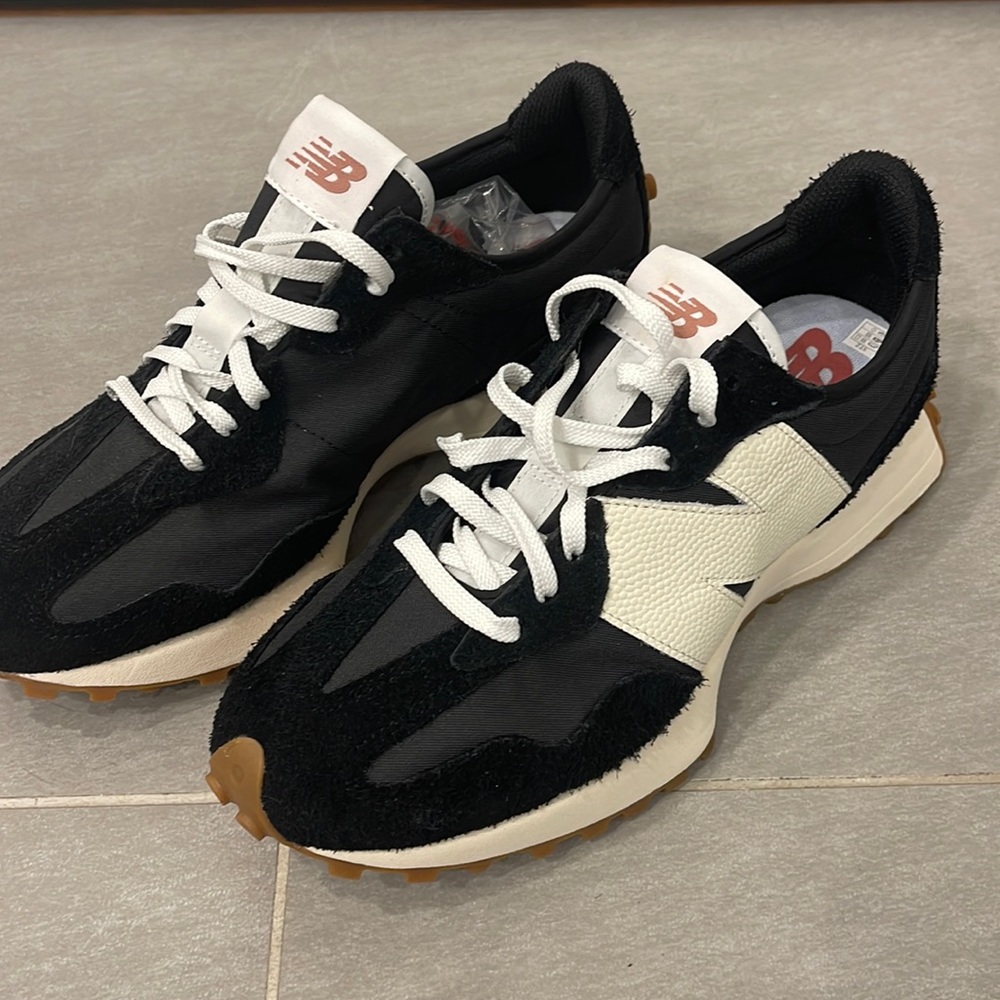New Balance 327